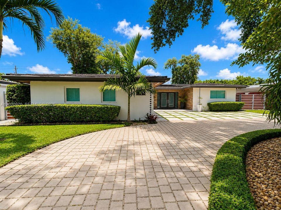 For Sale: $3,250,000 (6 beds, 4 baths, 3316 Square Feet)