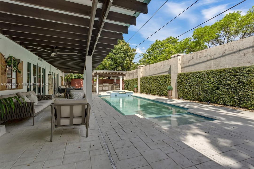 For Sale: $3,250,000 (6 beds, 4 baths, 3316 Square Feet)