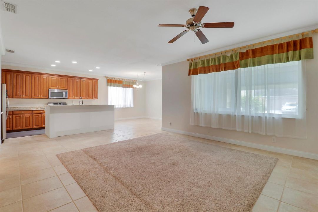 Family room 2