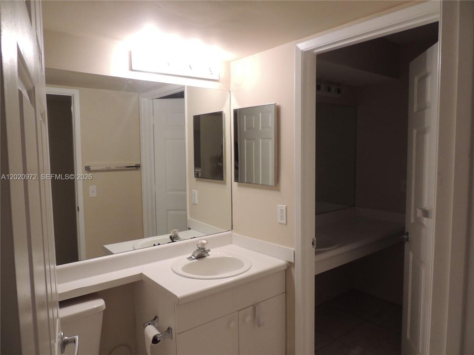 В аренду: $1,900 (1 спален, 1 ванн, 823 Квадратных фут)