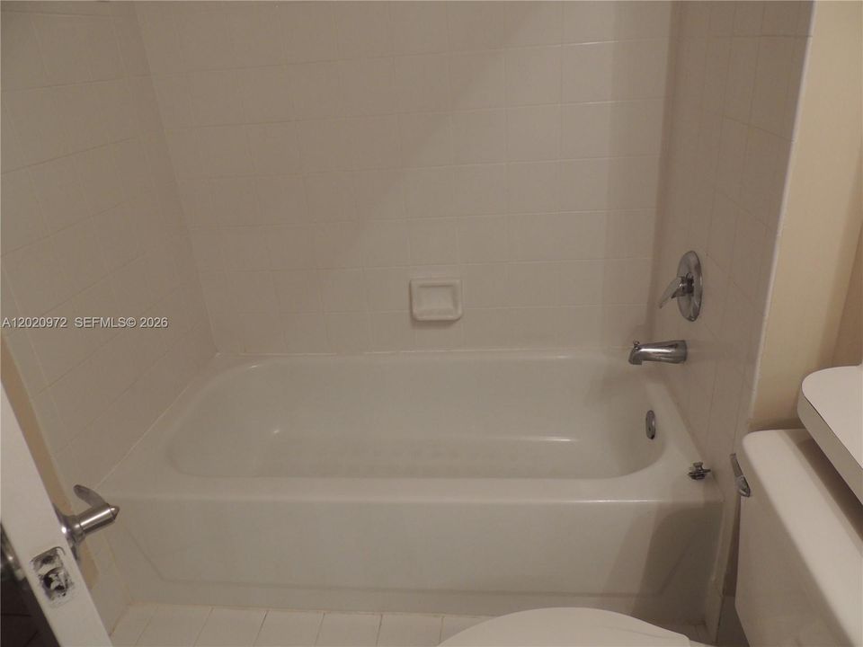 В аренду: $1,900 (1 спален, 1 ванн, 823 Квадратных фут)