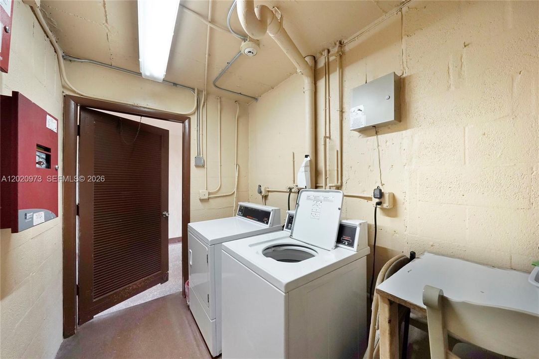 На продажу: $75,000 (1 спален, 1 ванн, 640 Квадратных фут)