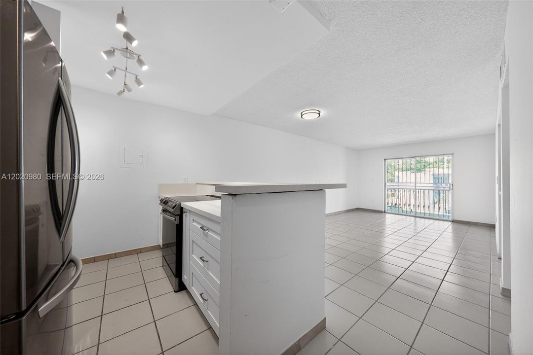 En Venta: $285,000 (2 camas, 1 baños, 775 Pies cuadrados)