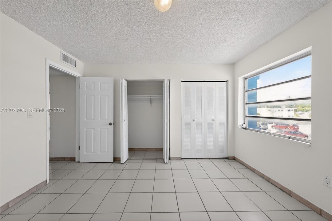 En Venta: $285,000 (2 camas, 1 baños, 775 Pies cuadrados)