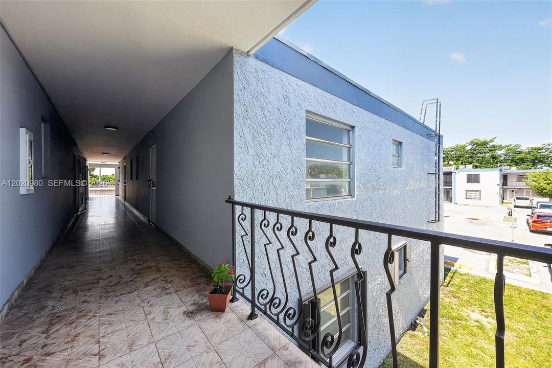 En Venta: $285,000 (2 camas, 1 baños, 775 Pies cuadrados)