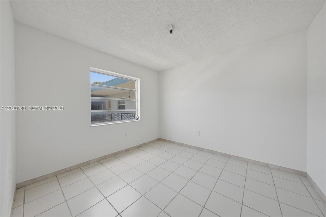 En Venta: $285,000 (2 camas, 1 baños, 775 Pies cuadrados)