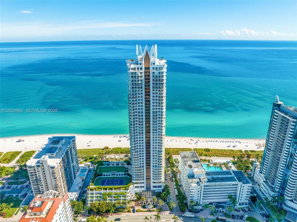 В аренду: $15,000 (3 спален, 2 ванн, 1761 Квадратных фут)