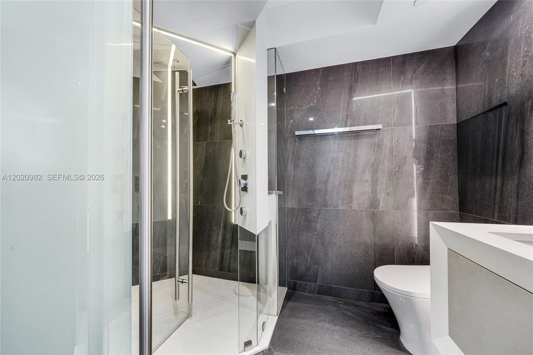 В аренду: $15,000 (3 спален, 2 ванн, 1761 Квадратных фут)