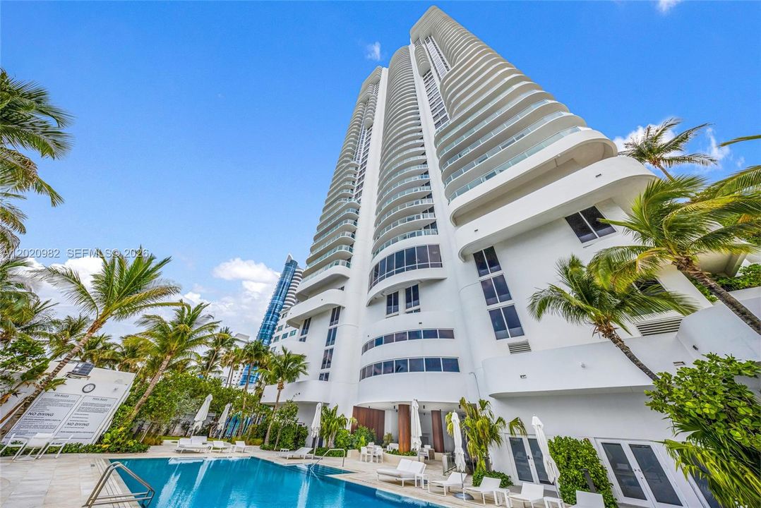 В аренду: $15,000 (3 спален, 2 ванн, 1761 Квадратных фут)