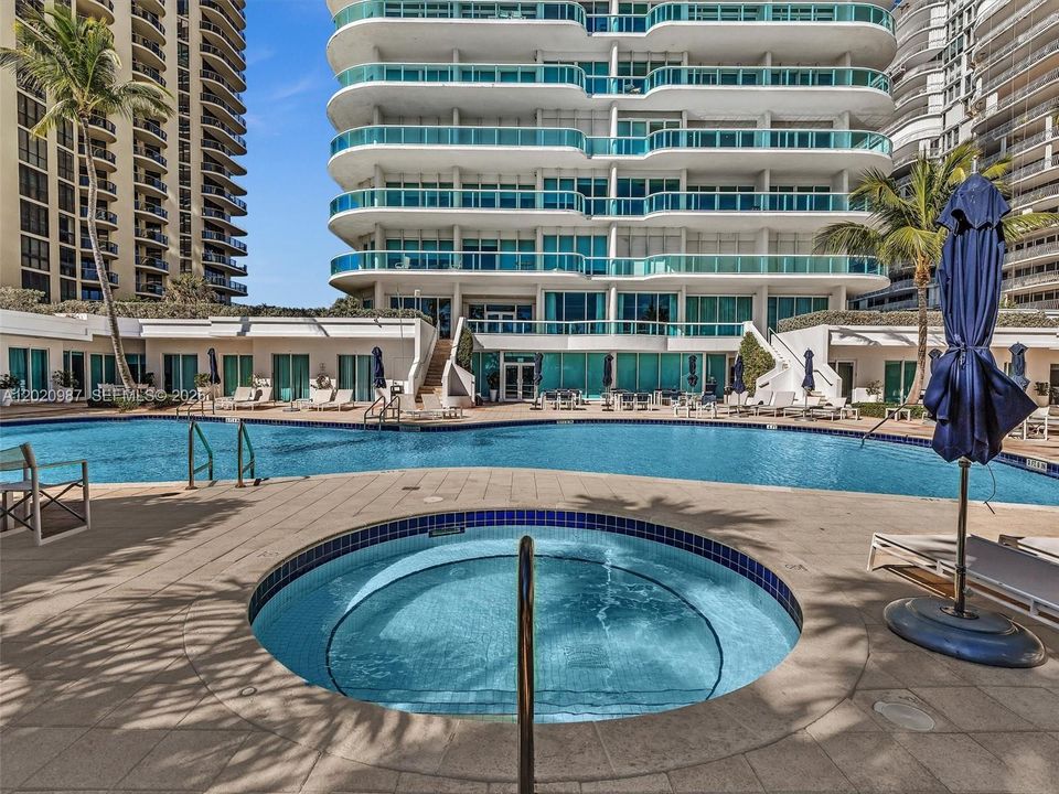 For Sale: $2,600,000 (2 beds, 2 baths, 2050 Square Feet)