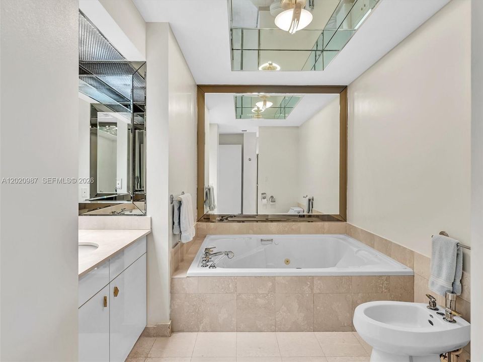 For Sale: $2,600,000 (2 beds, 2 baths, 2050 Square Feet)