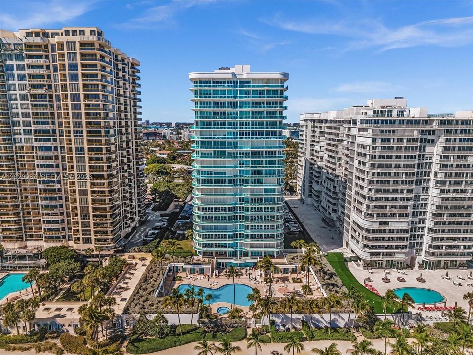 For Sale: $2,600,000 (2 beds, 2 baths, 2050 Square Feet)