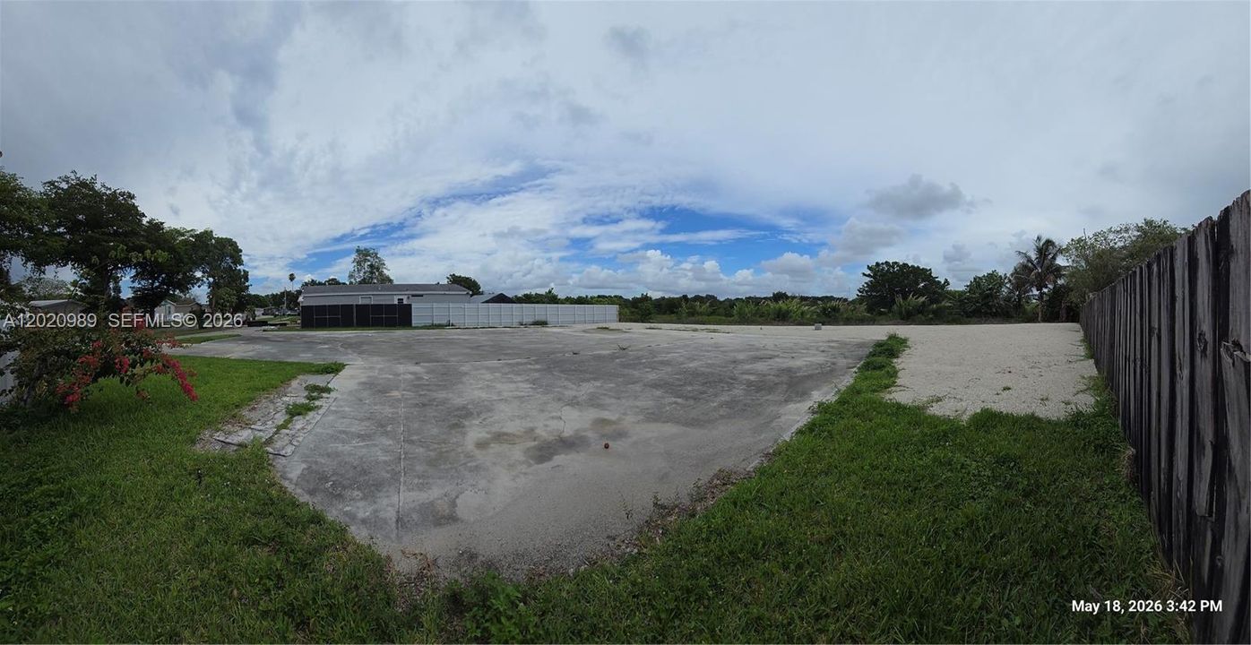 На продажу: $199,900 (0.20 acres)