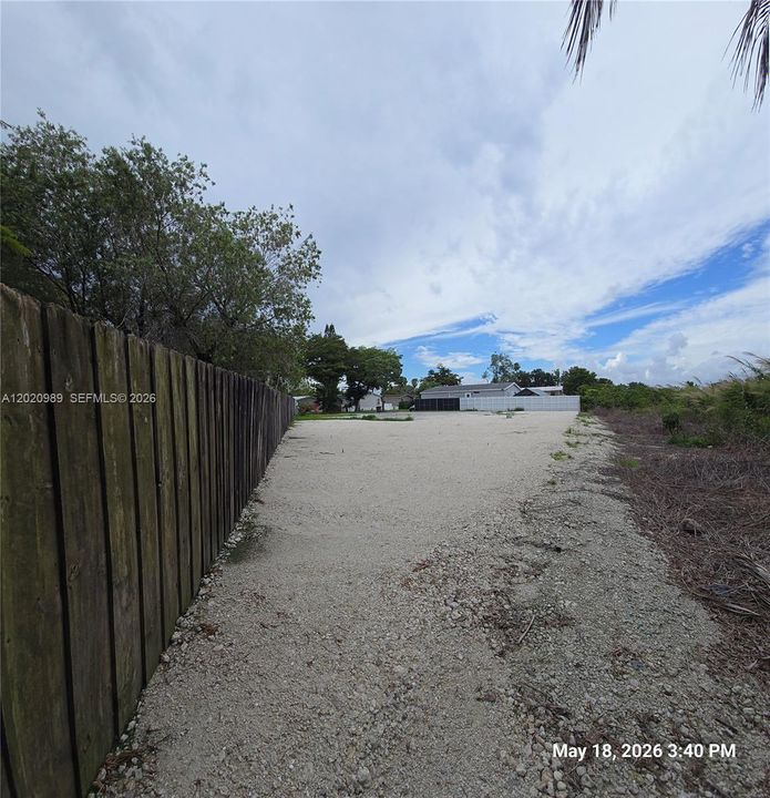На продажу: $199,900 (0.20 acres)