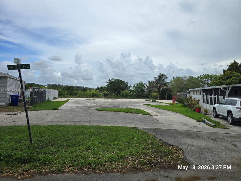 На продажу: $199,900 (0.20 acres)