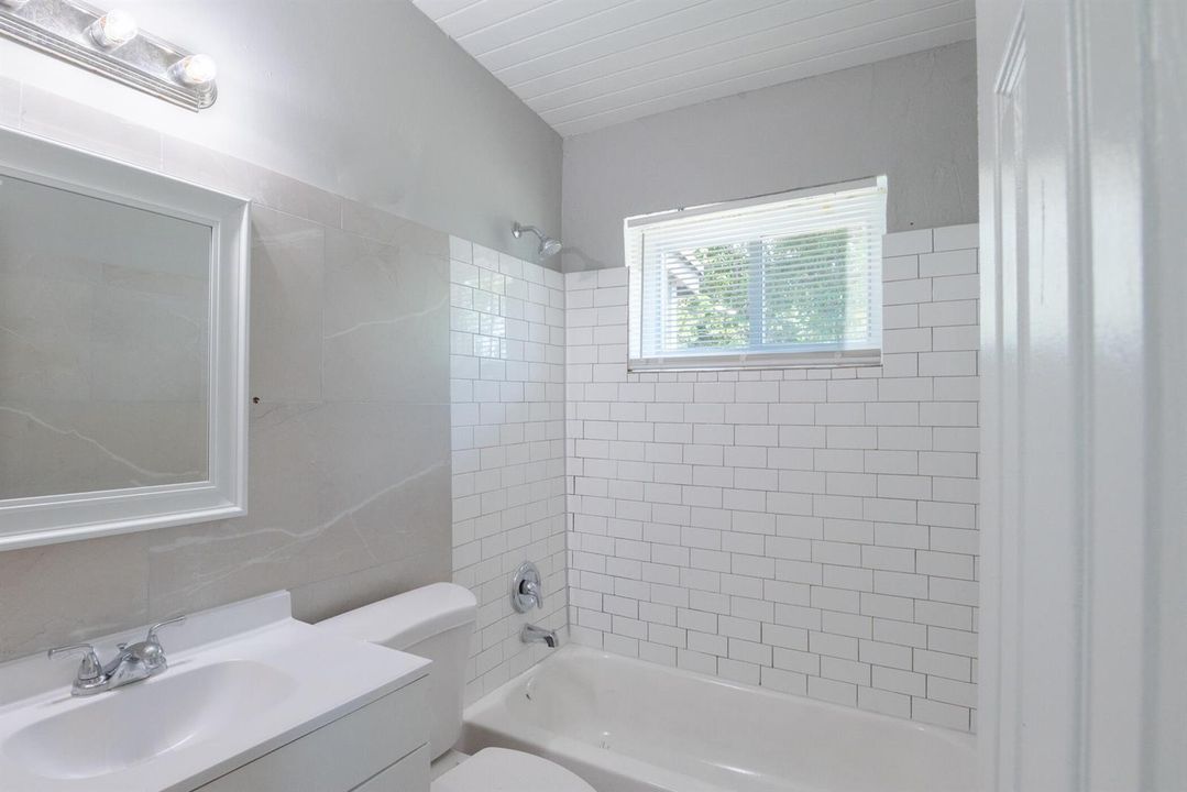 © Clark-191 Tulip Tree Dr-010