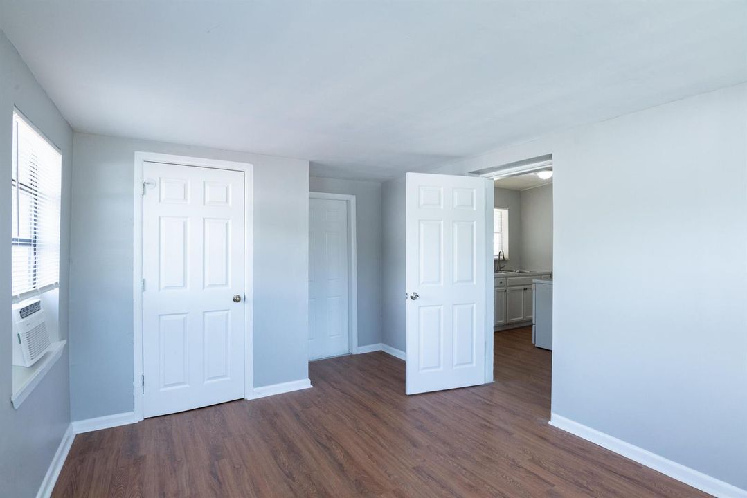 © Clark-191 Tulip Tree Dr-006