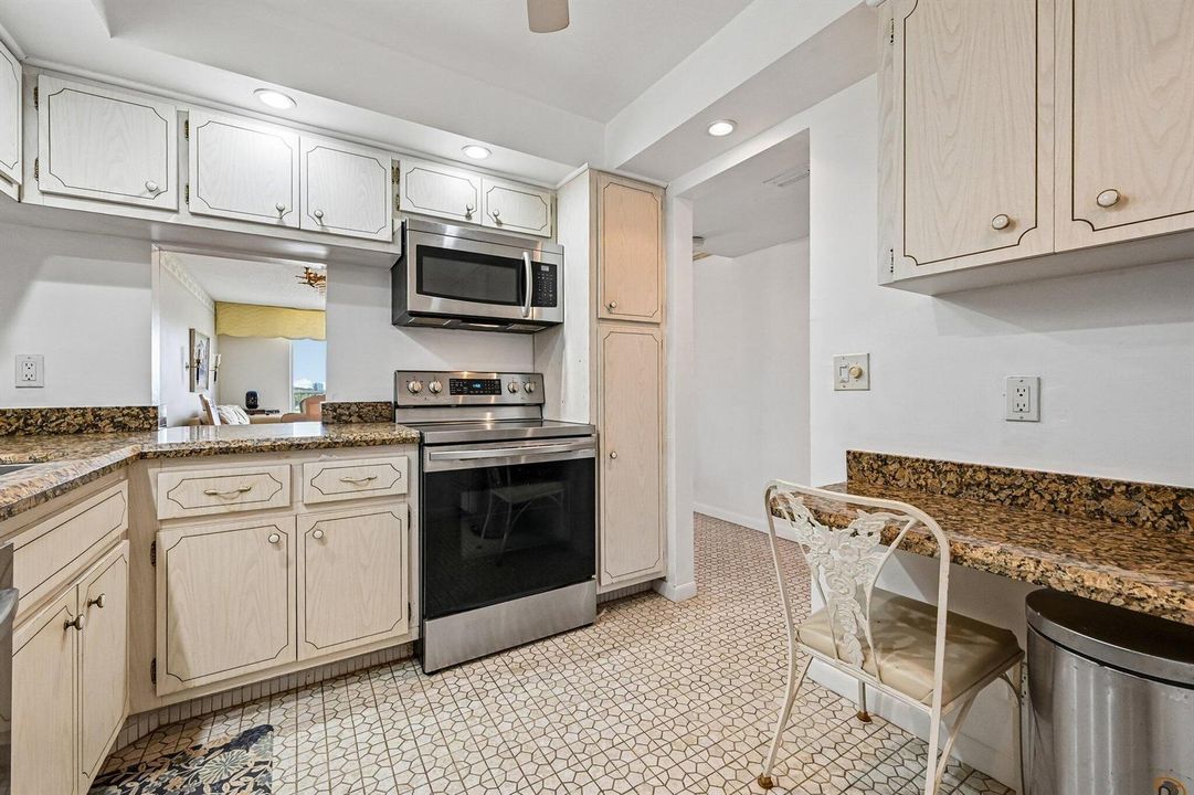 14-web-or-mls-NW 2nd Ave 614-S1505-014