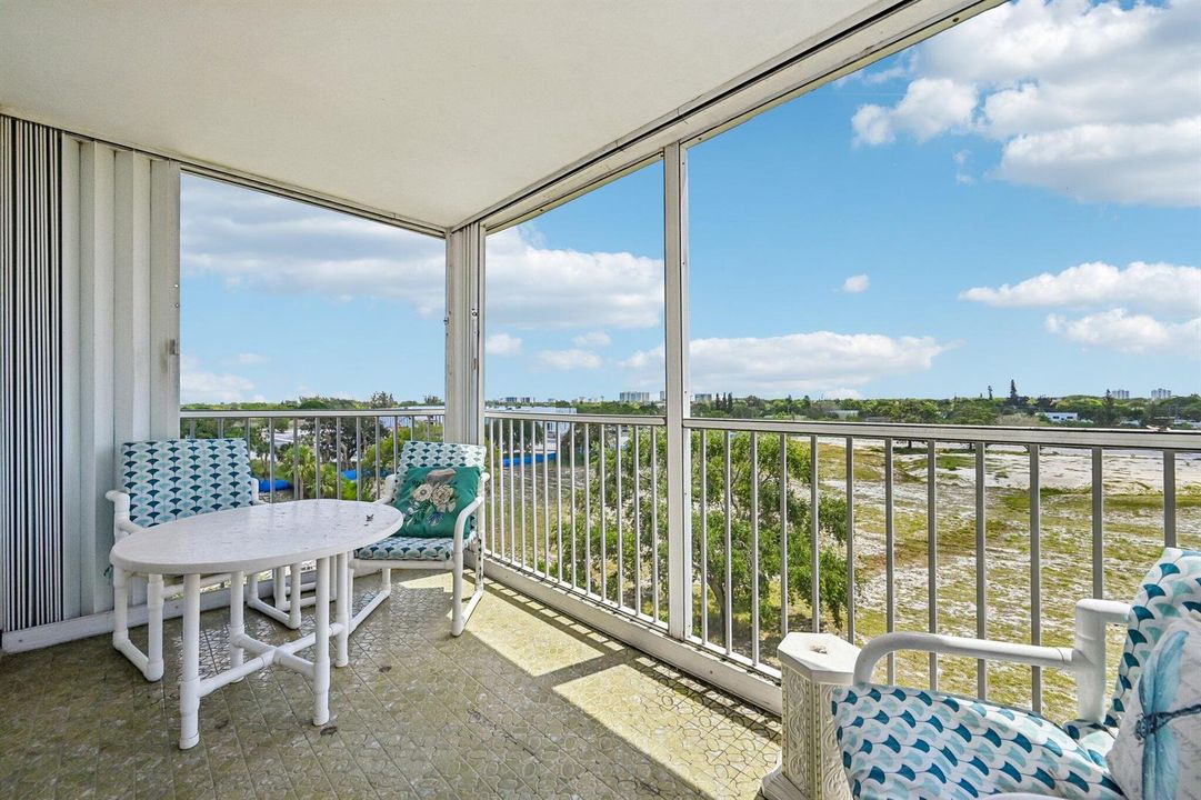 26-web-or-mls-NW 2nd Ave 614-S1505-026