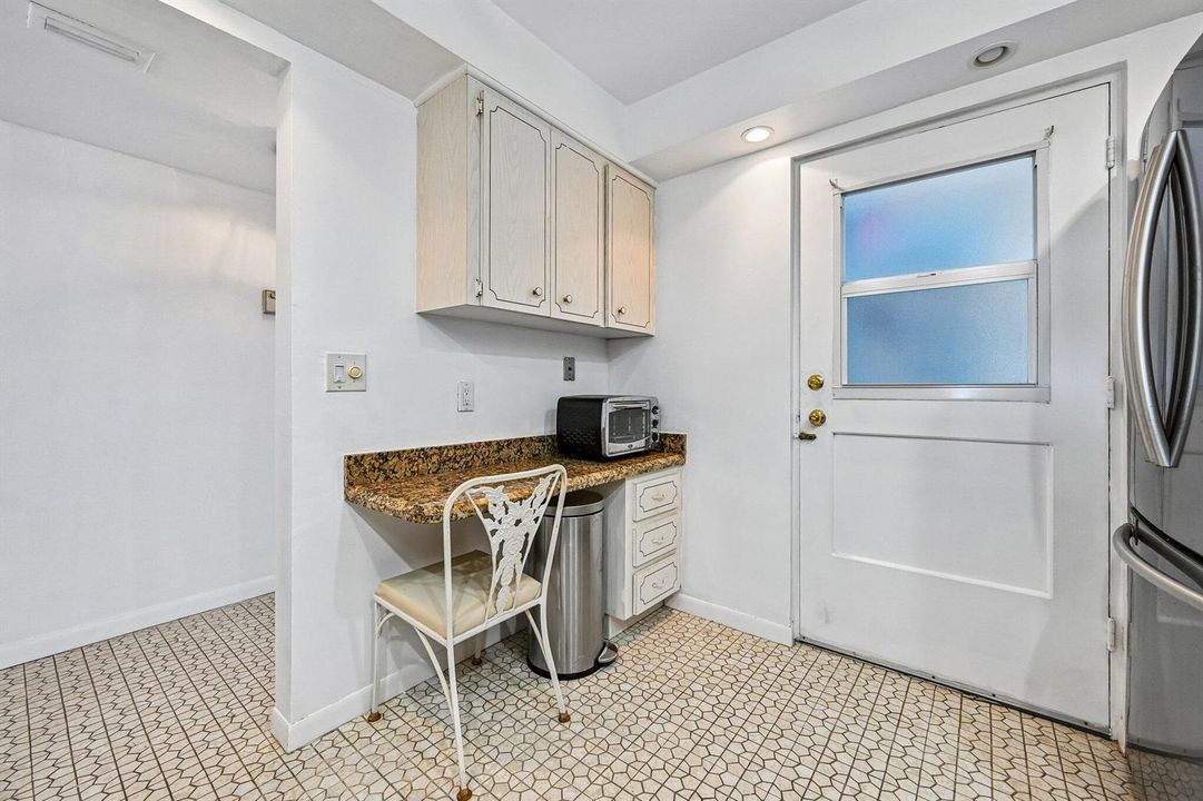 15-web-or-mls-NW 2nd Ave 614-S1505-015