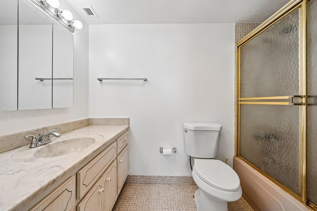 23-web-or-mls-NW 2nd Ave 614-S1505-023