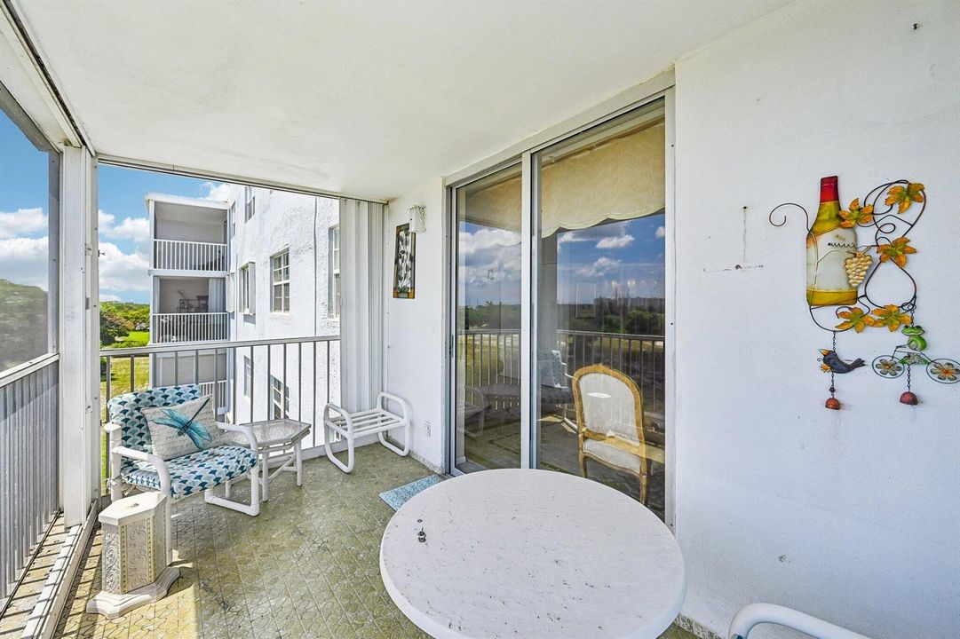 27-web-or-mls-NW 2nd Ave 614-S1505-027