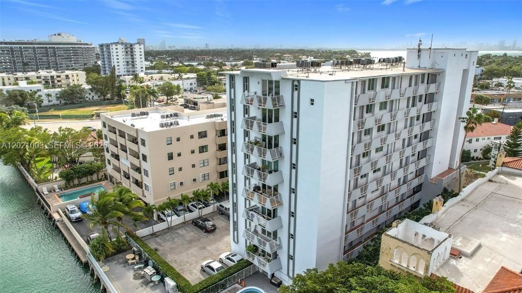 На продажу: $269,000 (1 спален, 1 ванн, 900 Квадратных фут)