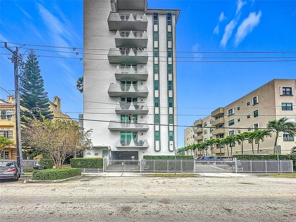 На продажу: $269,000 (1 спален, 1 ванн, 900 Квадратных фут)
