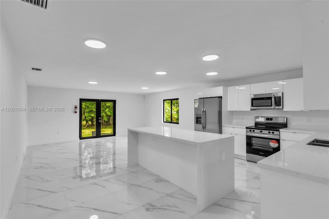 For Rent: $3,650 (4 beds, 3 baths, 1802 Square Feet)