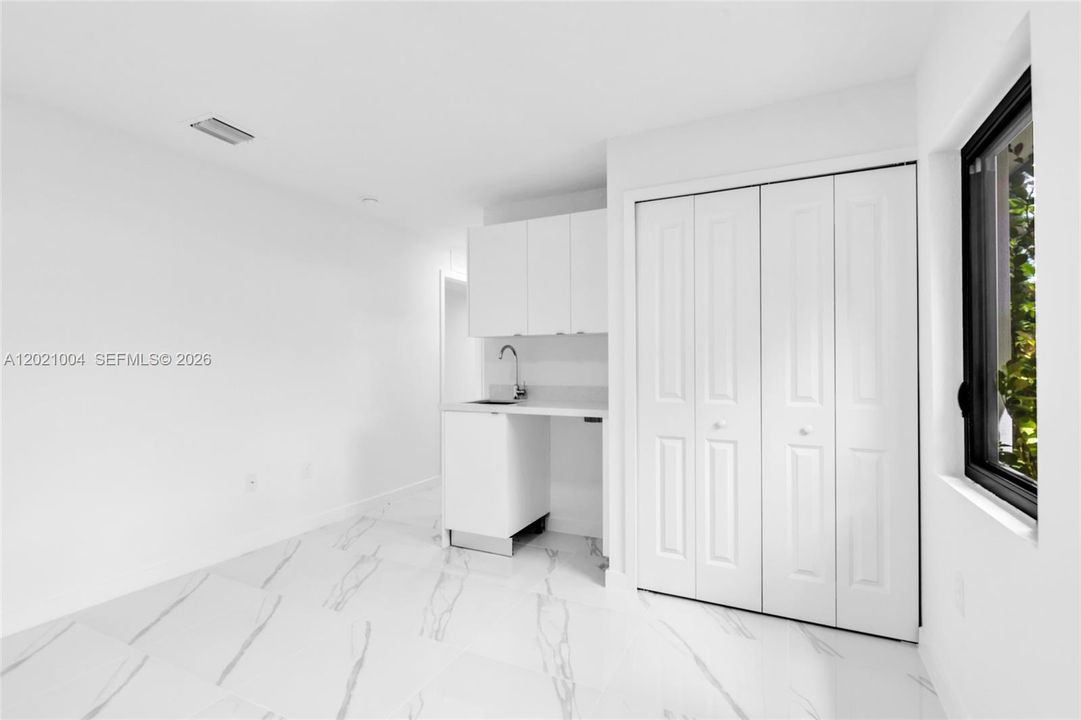 For Rent: $3,650 (4 beds, 3 baths, 1802 Square Feet)
