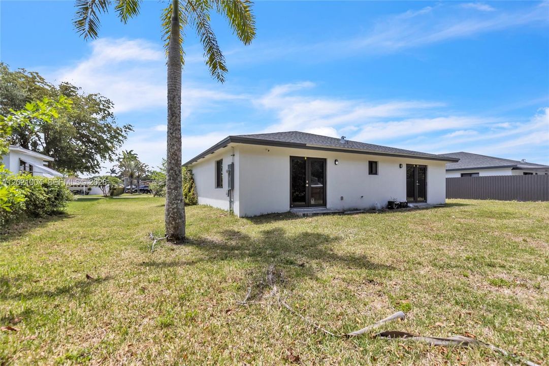For Rent: $3,650 (4 beds, 3 baths, 1802 Square Feet)
