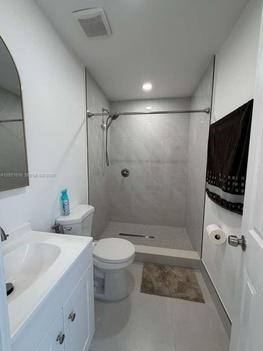 En Renta: $1,200 (1 camas, 1 baños, 1595 Pies cuadrados)