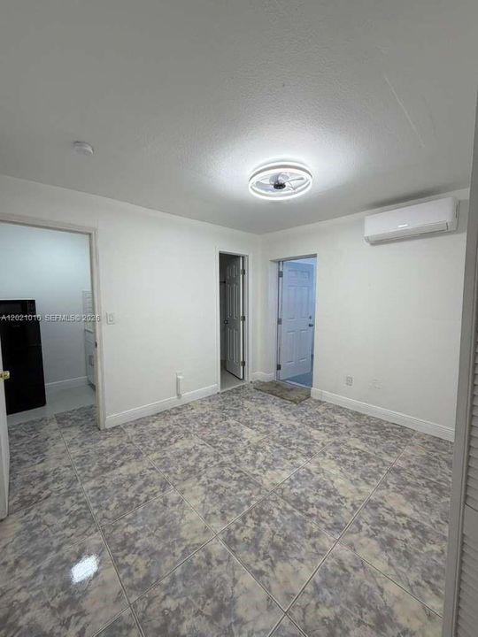 En Renta: $1,200 (1 camas, 1 baños, 1595 Pies cuadrados)