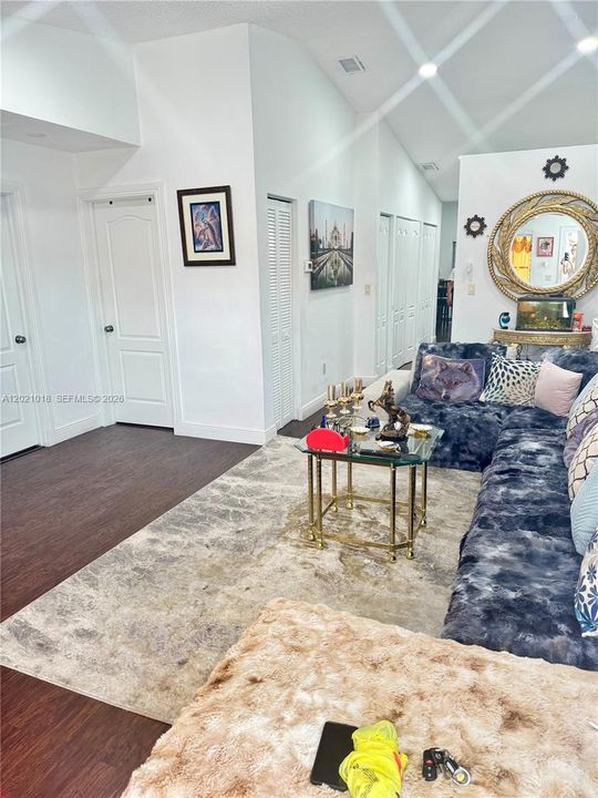 For Sale: $529,900 (3 beds, 2 baths, 1319 Square Feet)