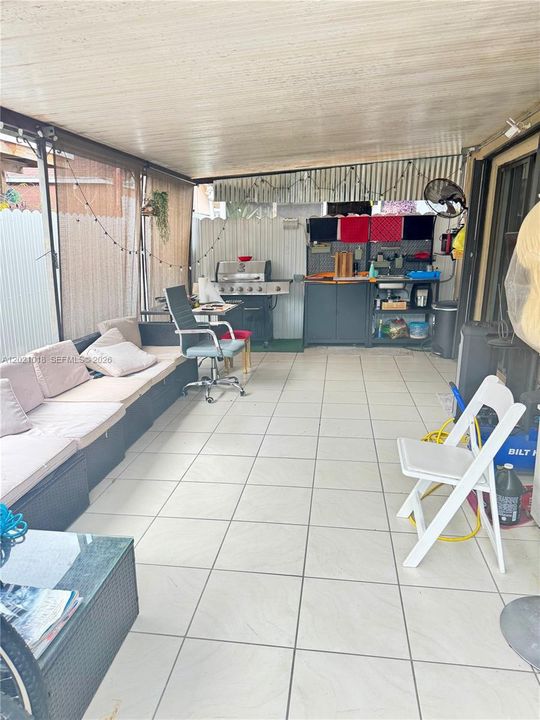 For Sale: $529,900 (3 beds, 2 baths, 1319 Square Feet)