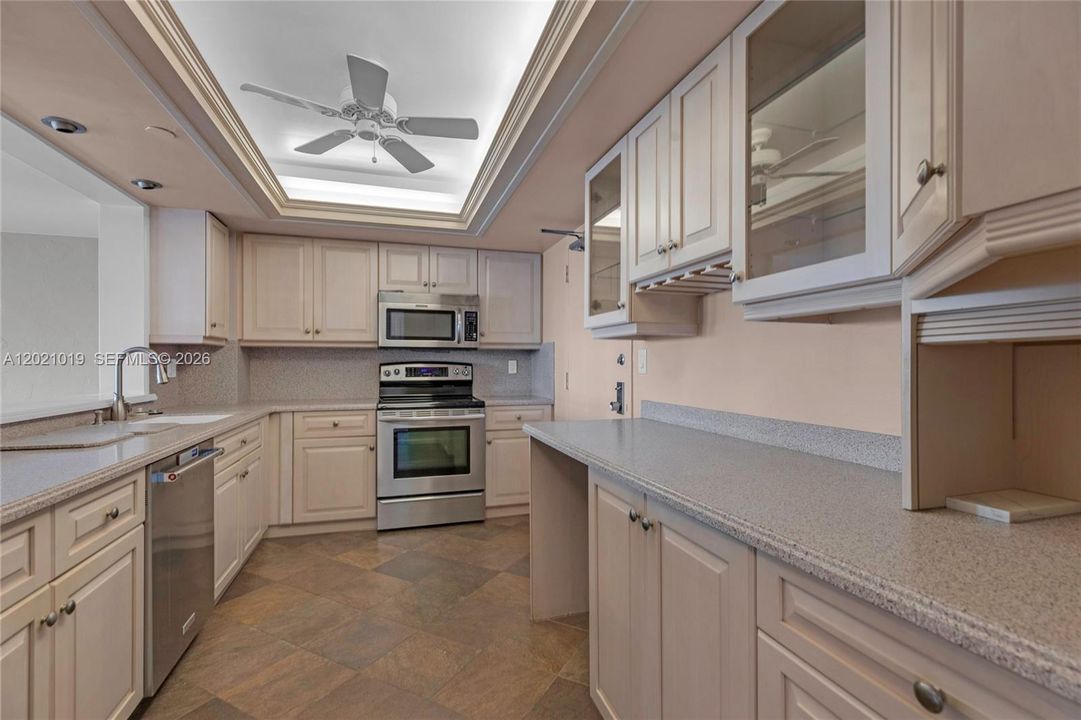 В аренду: $3,700 (2 спален, 2 ванн, 1472 Квадратных фут)