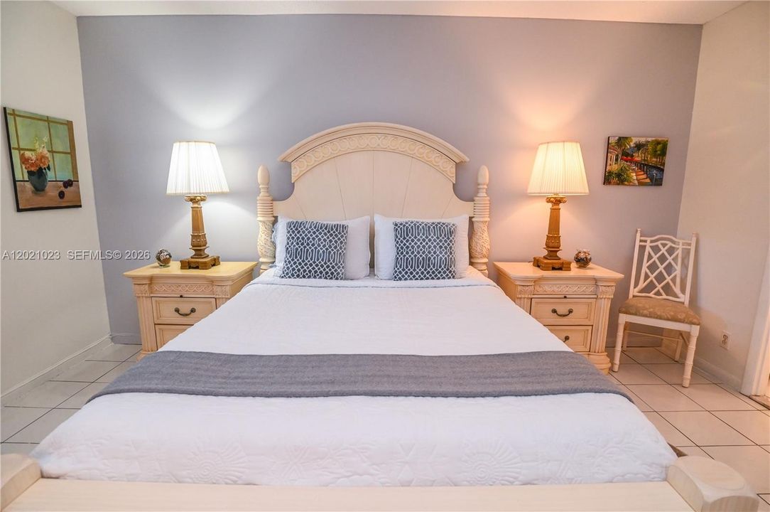 For Sale: $99,900 (1 beds, 1 baths, 684 Square Feet)