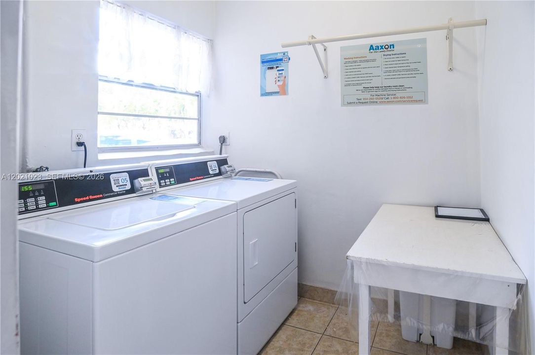 For Sale: $99,900 (1 beds, 1 baths, 684 Square Feet)