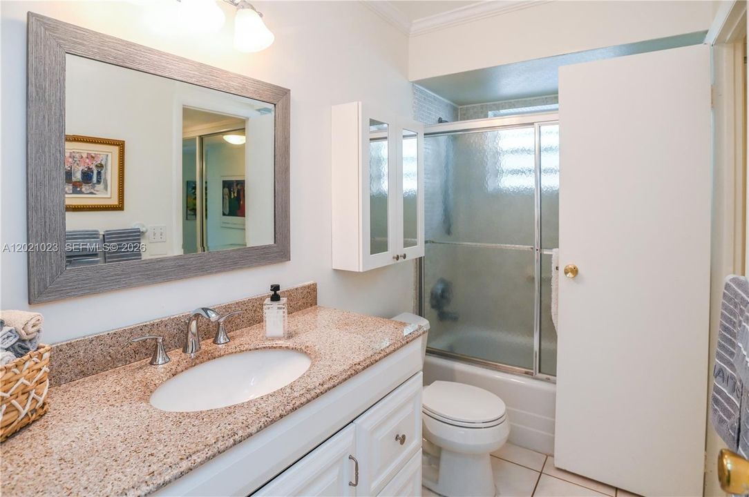 For Sale: $99,900 (1 beds, 1 baths, 684 Square Feet)
