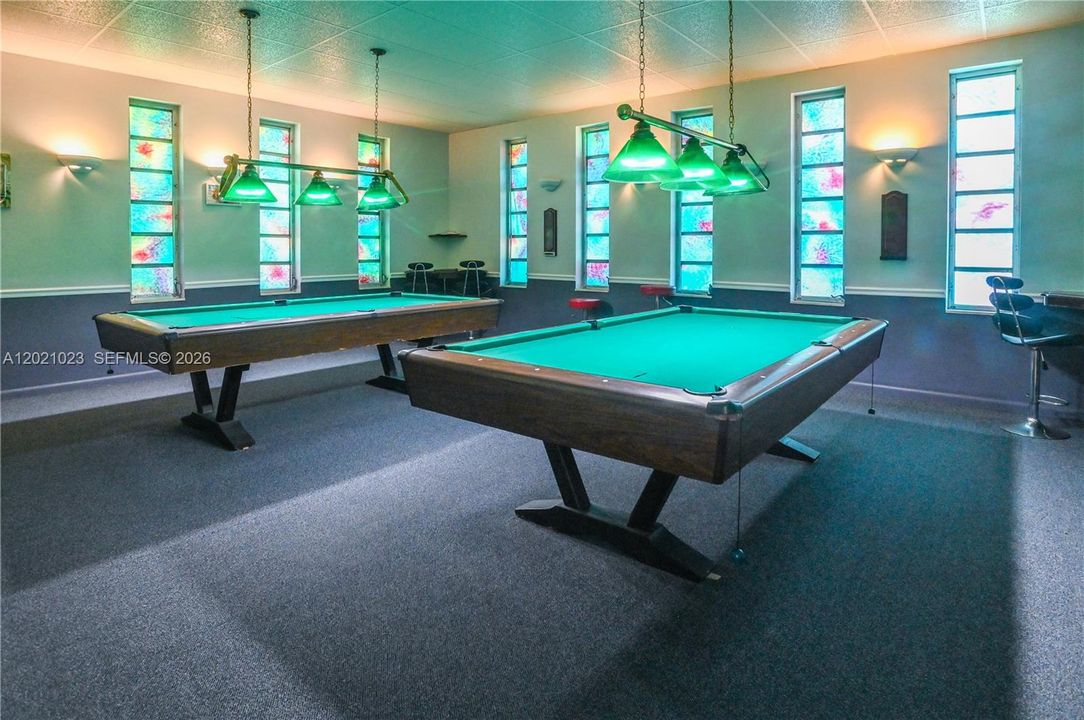 For Sale: $99,900 (1 beds, 1 baths, 684 Square Feet)