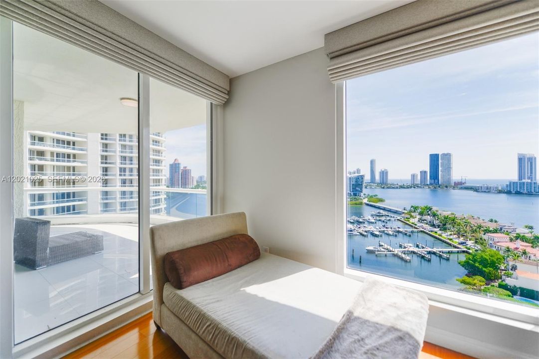 For Rent: $25,000 (5 beds, 5 baths, 4109 Square Feet)