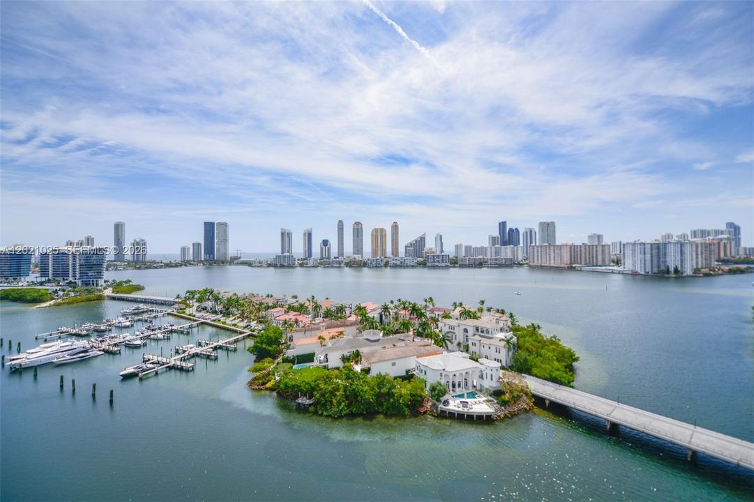 For Rent: $25,000 (5 beds, 5 baths, 4109 Square Feet)