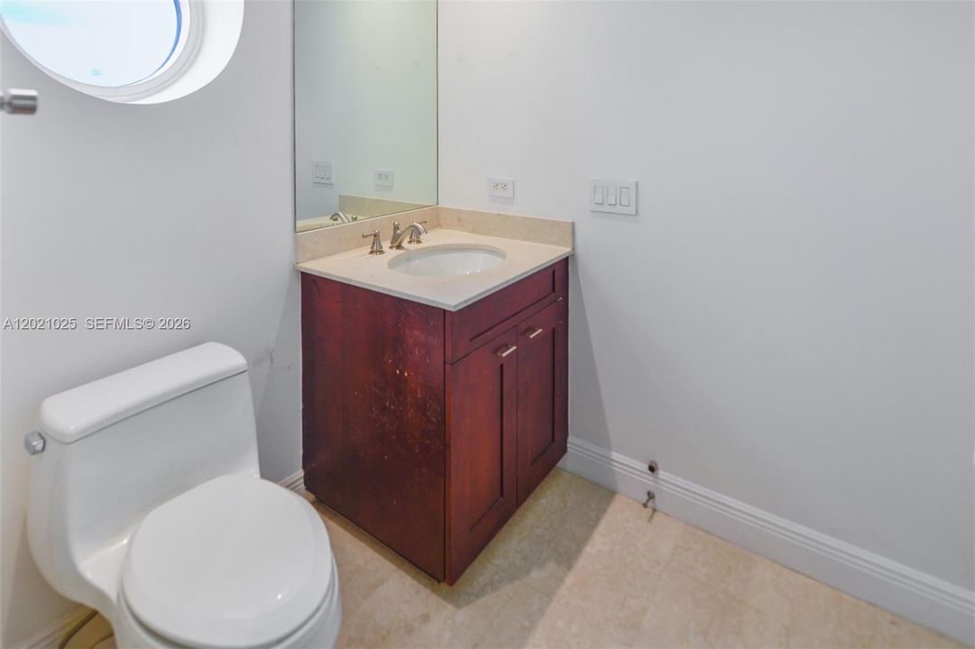 For Rent: $25,000 (5 beds, 5 baths, 4109 Square Feet)