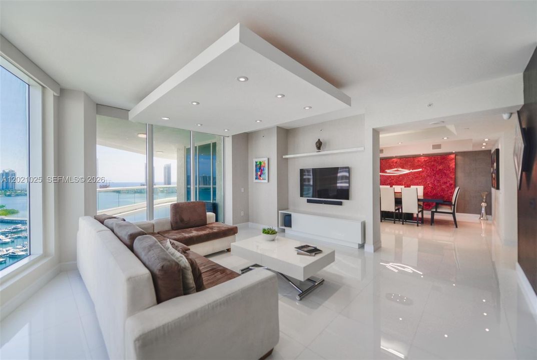 For Rent: $25,000 (5 beds, 5 baths, 4109 Square Feet)