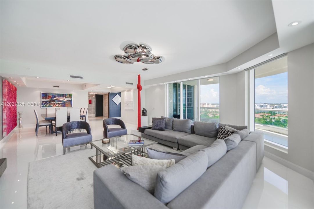 For Rent: $25,000 (5 beds, 5 baths, 4109 Square Feet)