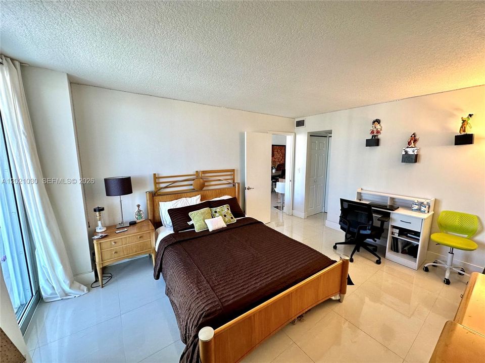 В аренду: $3,480 (2 спален, 2 ванн, 1331 Квадратных фут)