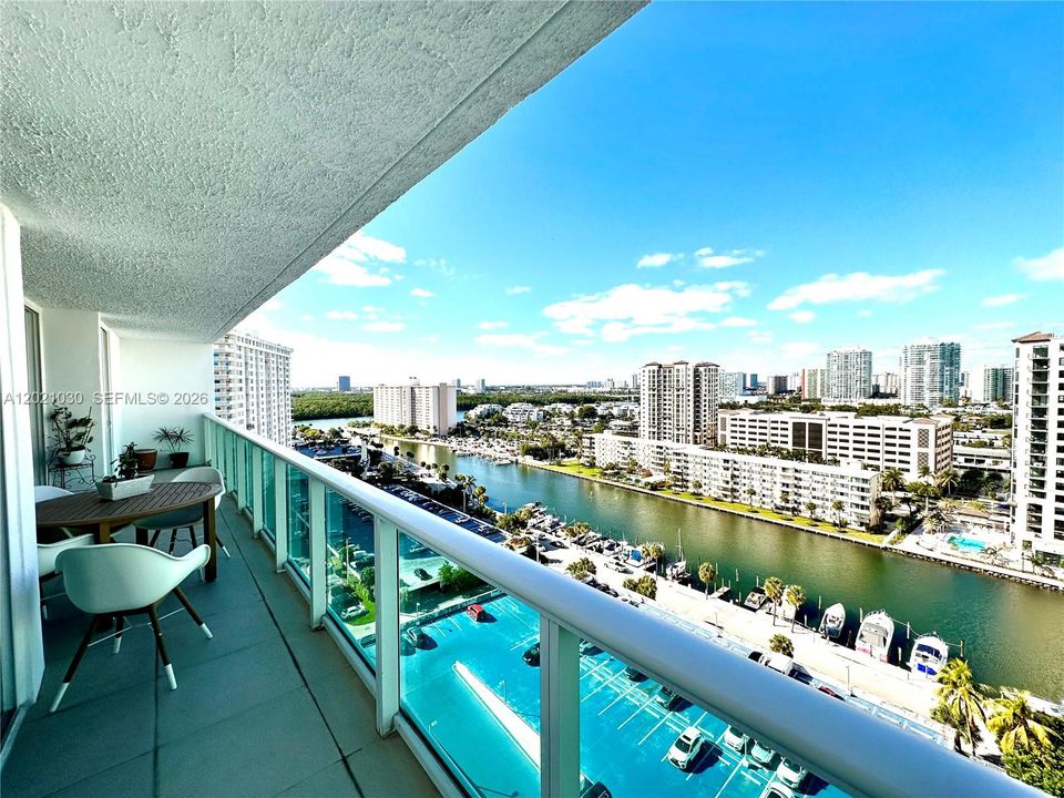 В аренду: $3,480 (2 спален, 2 ванн, 1331 Квадратных фут)