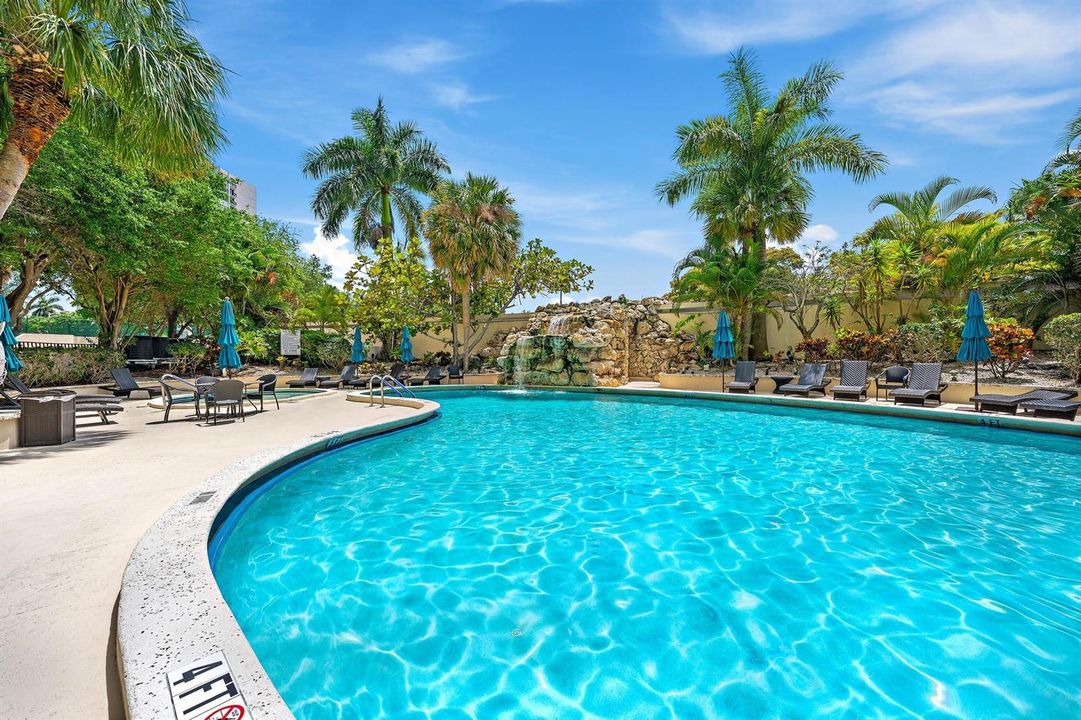 RESORT POOL