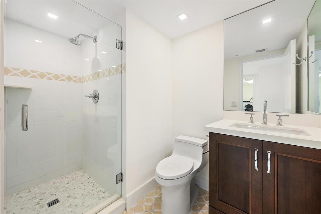 GUEST BATH 2
