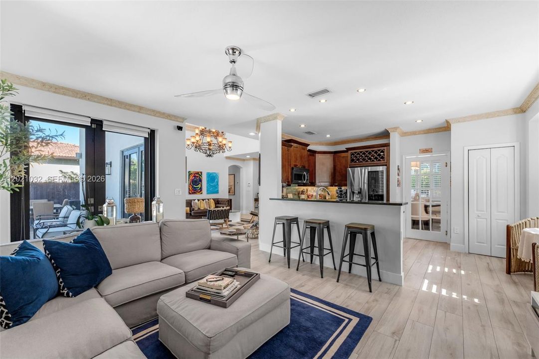 В аренду: $6,000 (5 спален, 3 ванн, 2623 Квадратных фут)